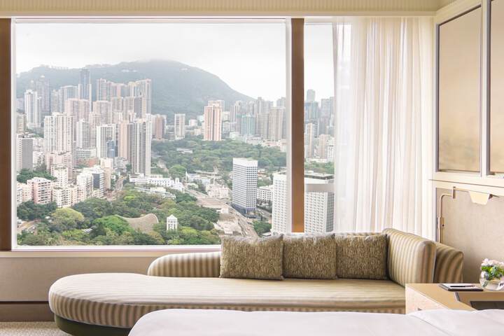 Room 72 of 119