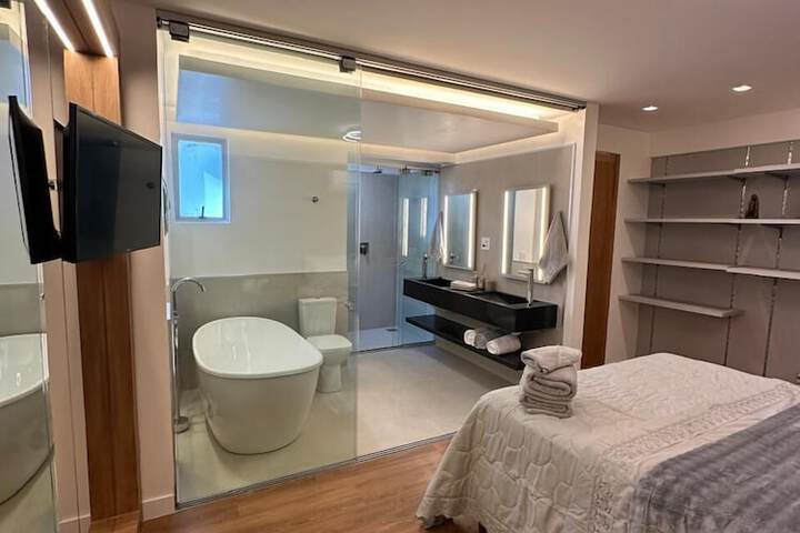 Room 13 of 28