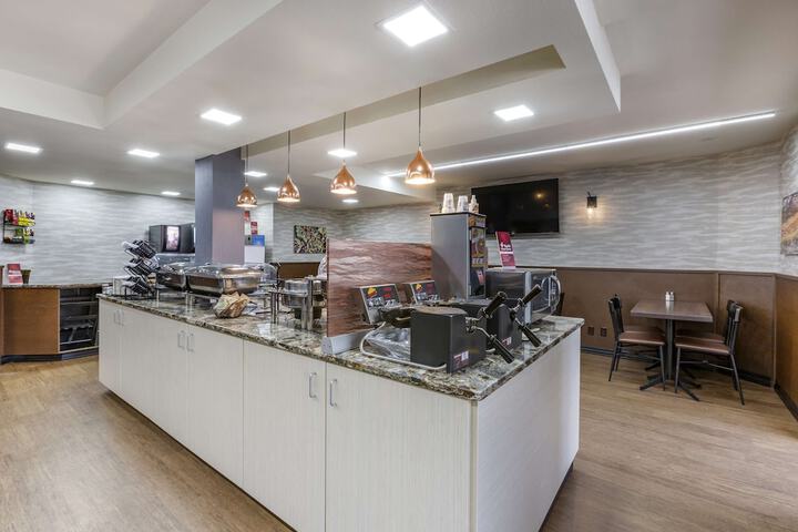 Breakfast/Coffee Service 34 of 45