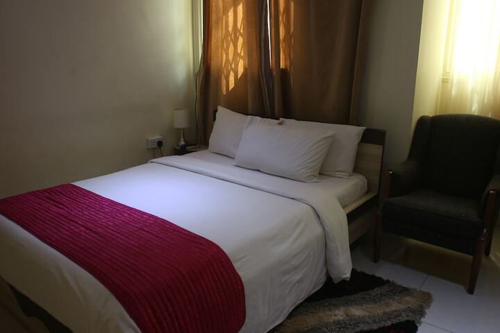 Room 10 of 37