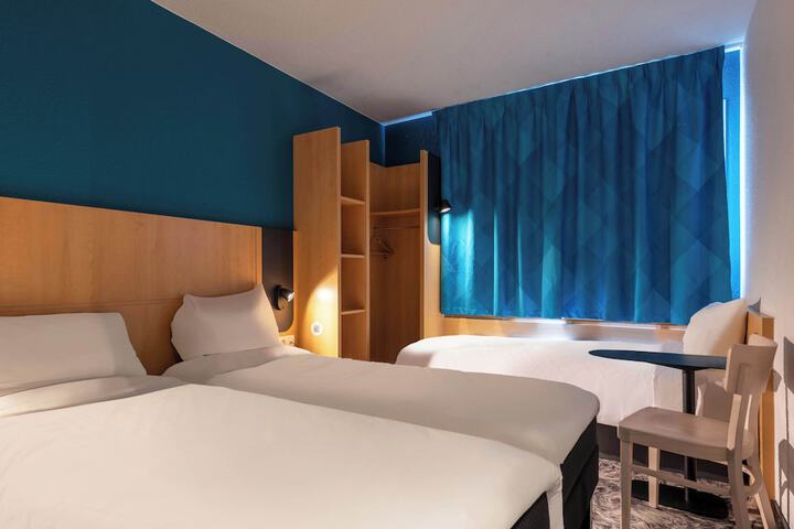 Room 25 of 71
