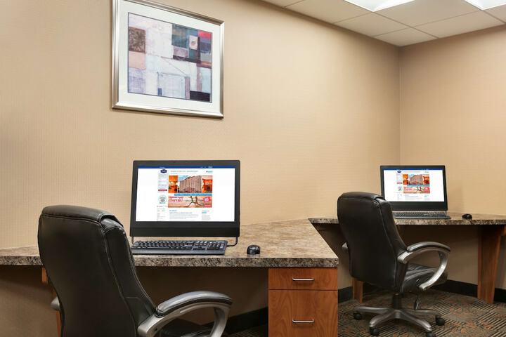 Business Center 28 of 30