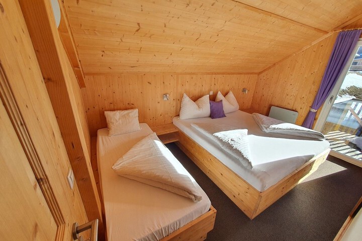 Room 3 of 40