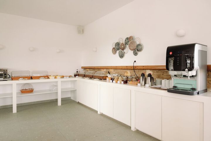 Dining 75 of 108