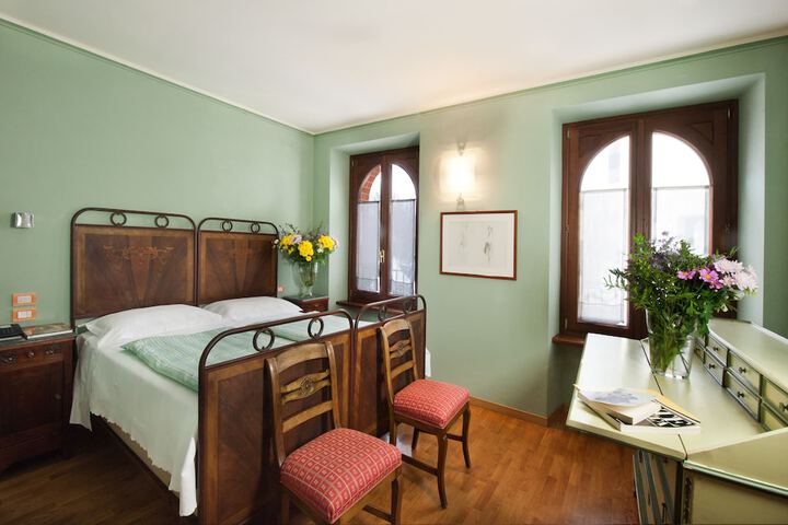 Room 5 of 75