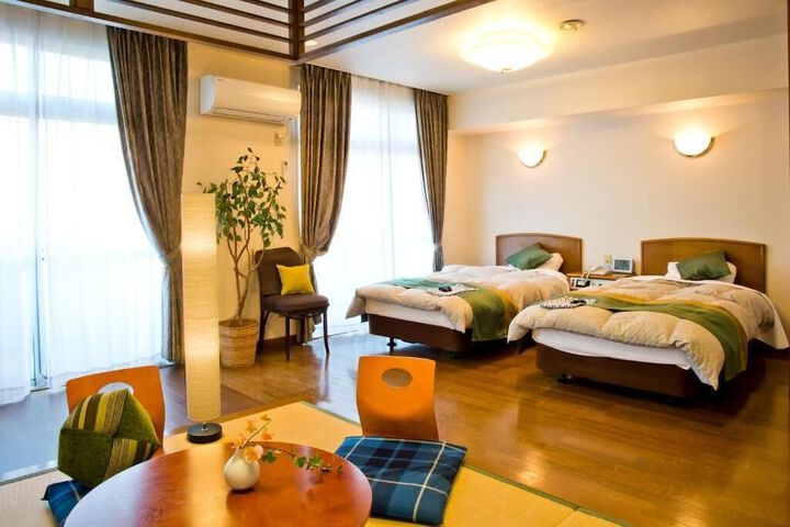 Room 3 of 27