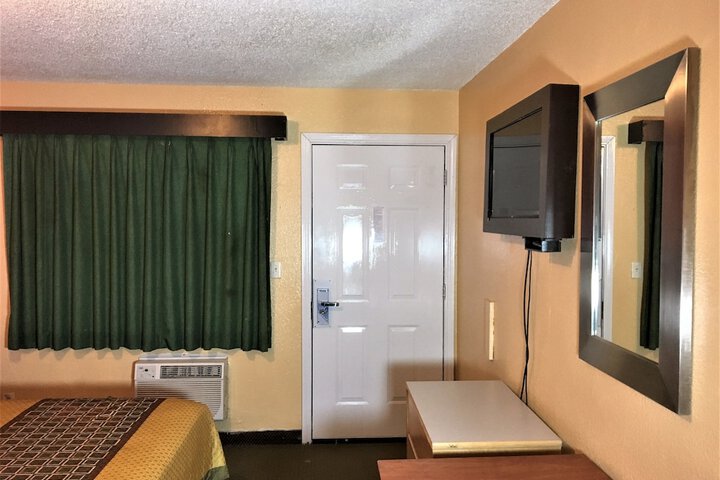 Room 19 of 32