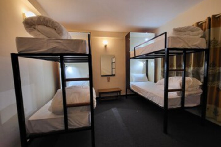 Room 7 of 33