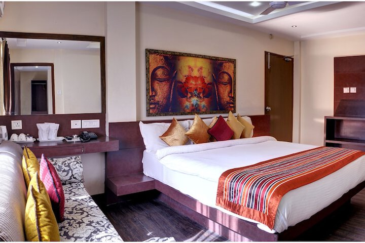 Room 6 of 29