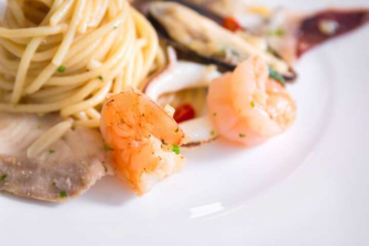 Dining 35 of 45