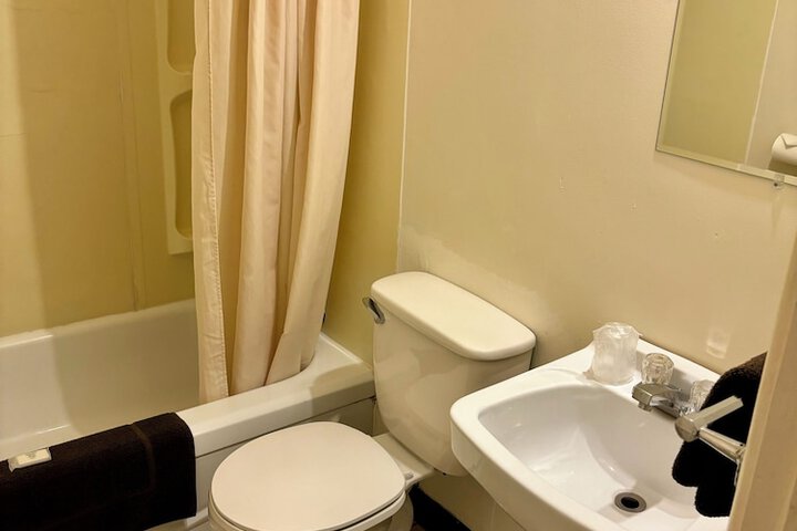 Room 12 of 24