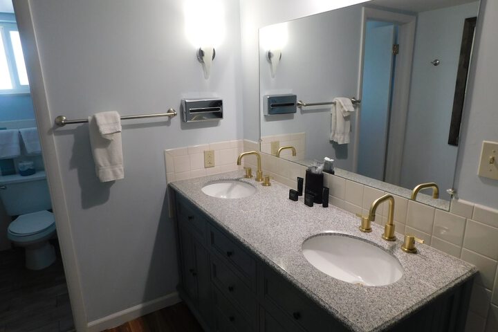 Room 73 of 125