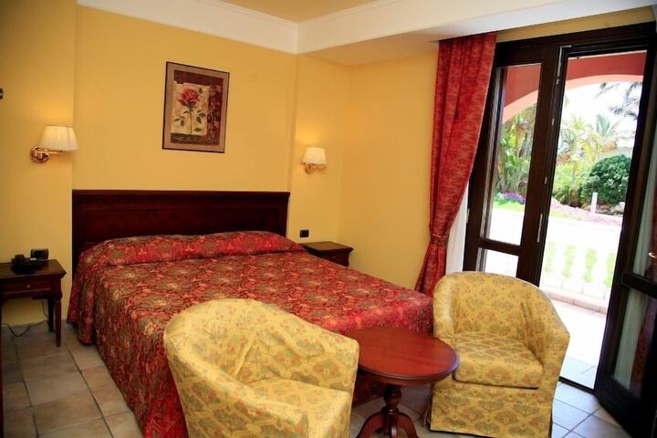 Room 8 of 26