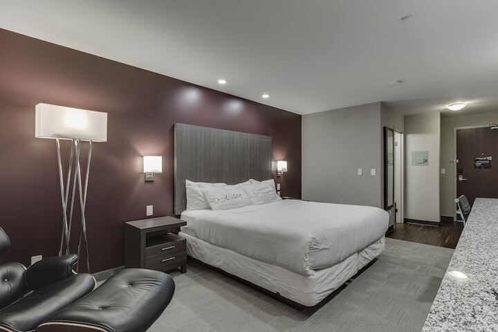 Room 26 of 80