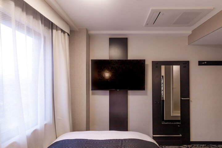 Room 3 of 52