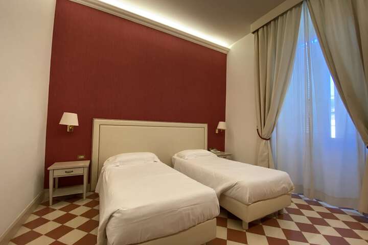 Room 29 of 180