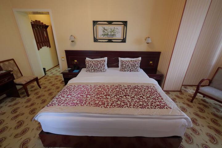 Room 32 of 92