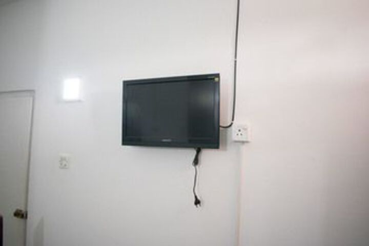 Room 28 of 32