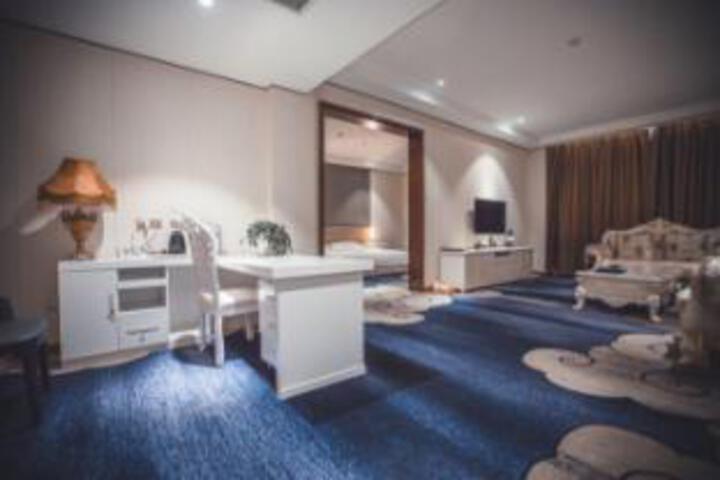 Room 22 of 23