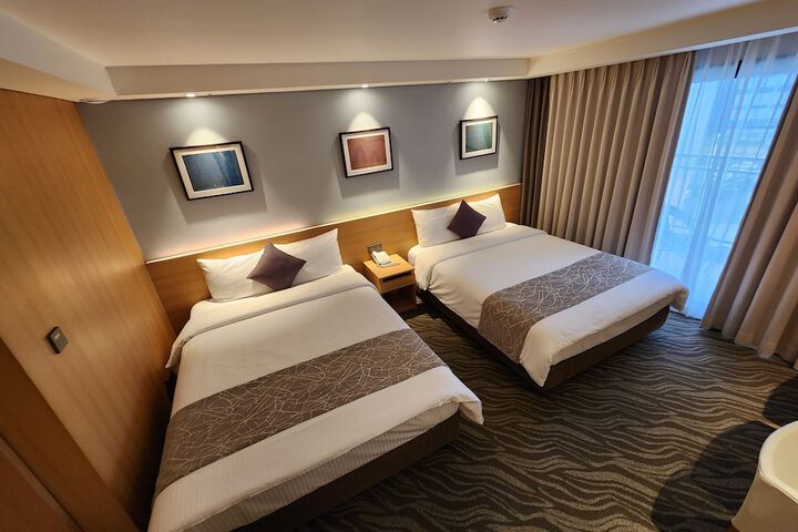 Room 26 of 143