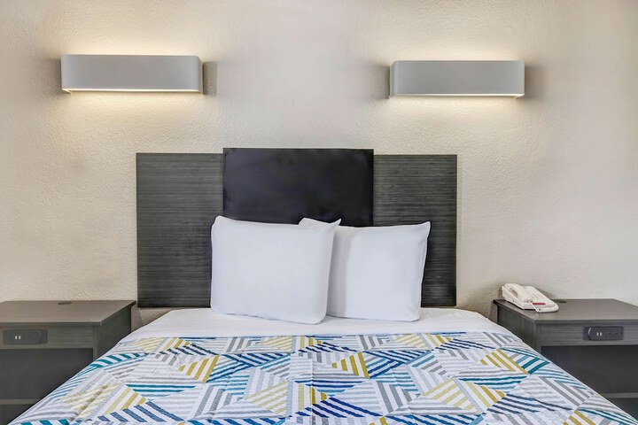 2 Double Beds (9 of 29)