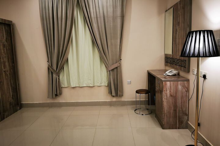 Room 6 of 7