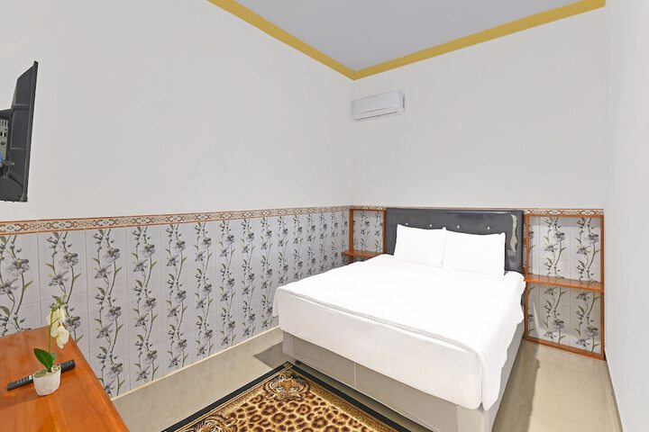 Room 11 of 37