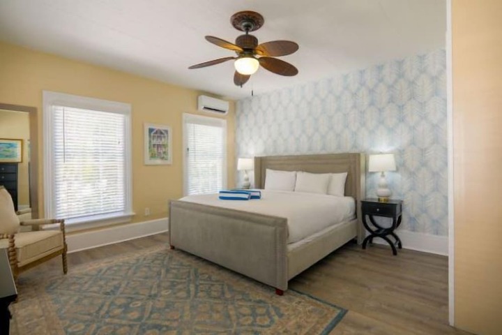 Room 128 of 171