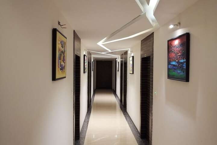 Ballroom/Hall 46 of 54