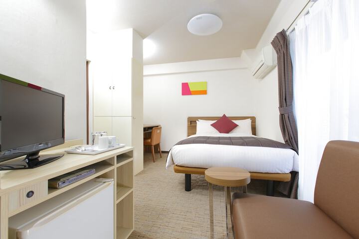 Room 10 of 34