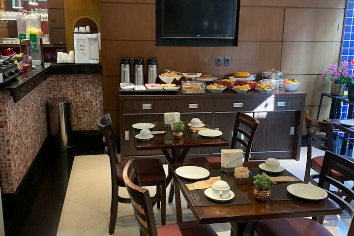 Dining 53 of 62