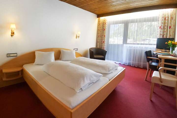 Room 10 of 23