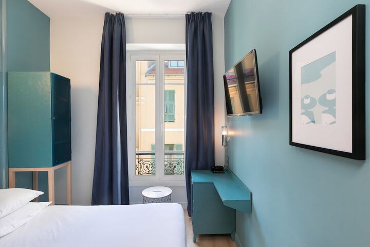 Room 29 of 62