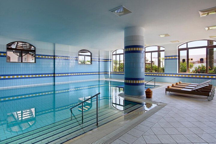 Pool 118 of 242