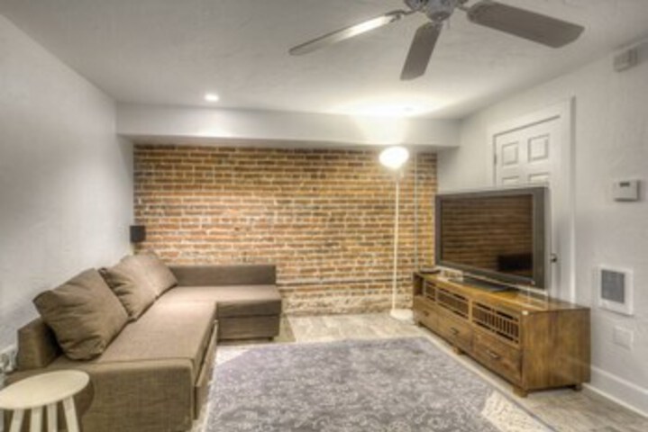 Room 26 of 63