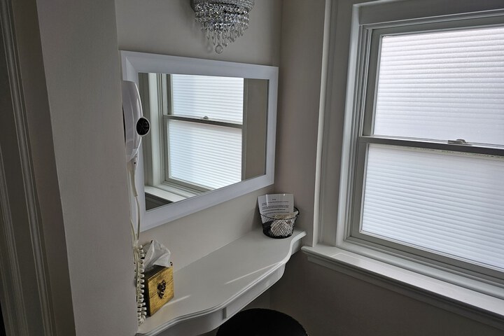 Room 96 of 206
