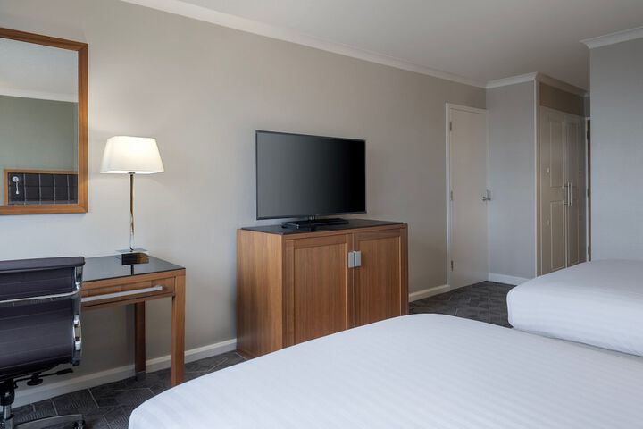 Room 4 of 35