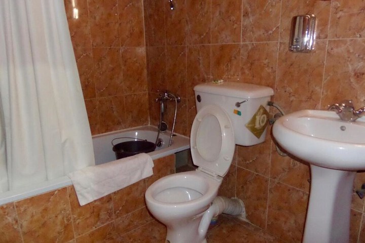 Room 15 of 25