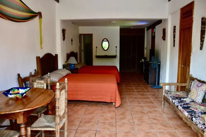 Room 4 of 18