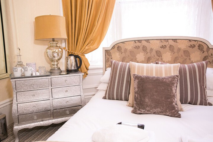 Room 26 of 250