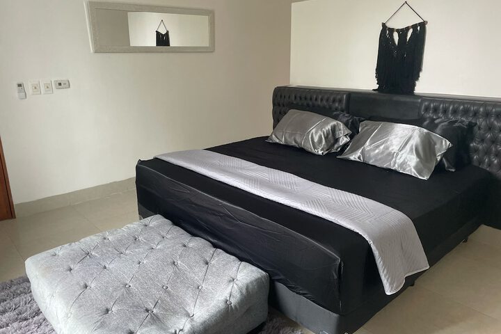 Room 2 of 36