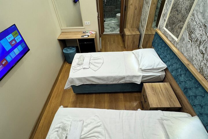 Room 17 of 72