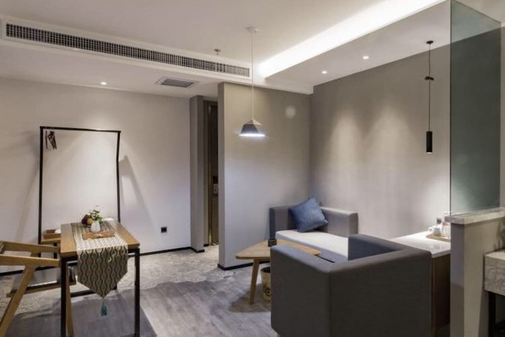 Room 12 of 24