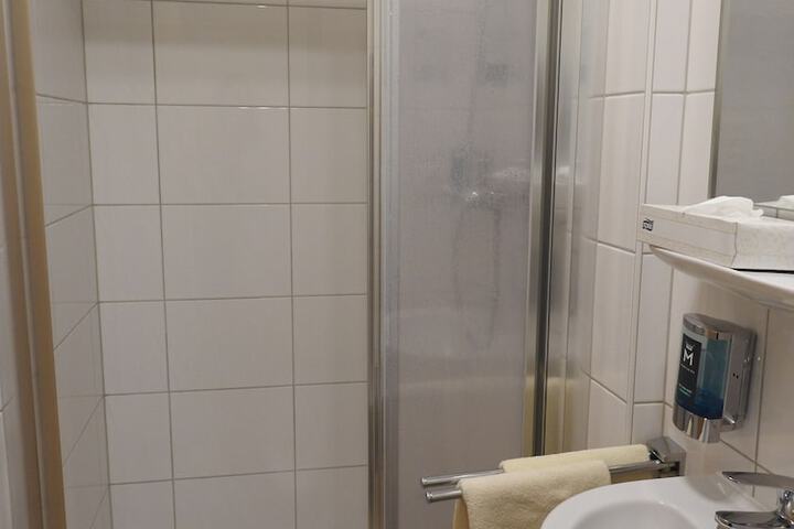 Room 54 of 70