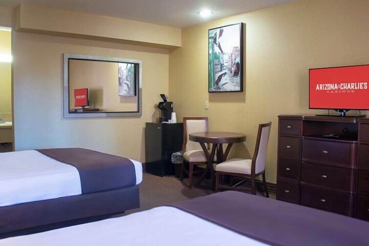 Standard Room, King or Two Doubles (6 of 8)