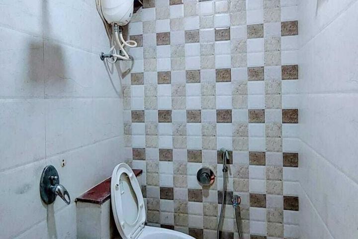 Room 2 of 21