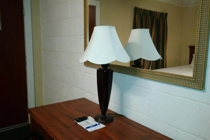 Room 5 of 7