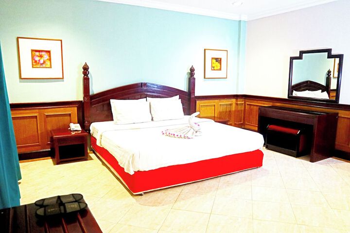 Room 28 of 53