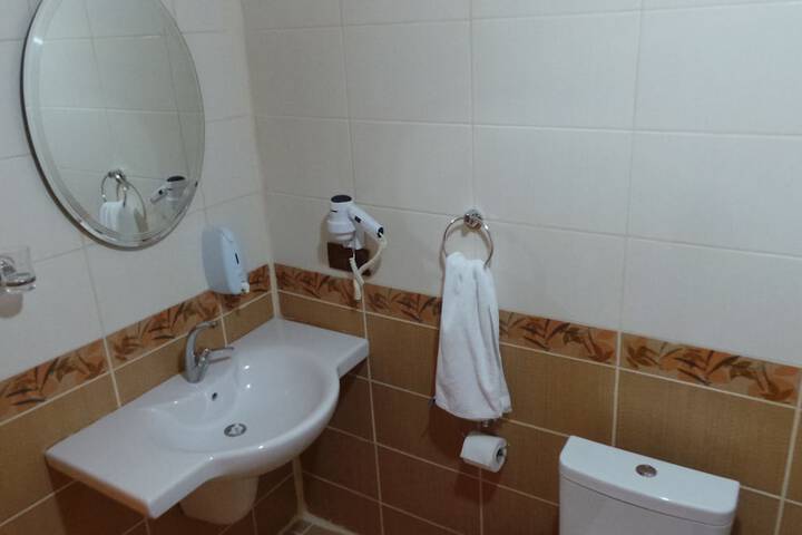 Room 30 of 115