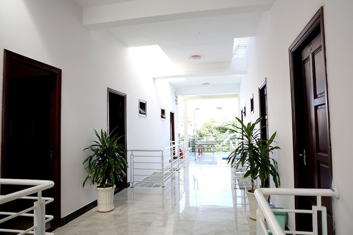 Ballroom/Hall 72 of 84